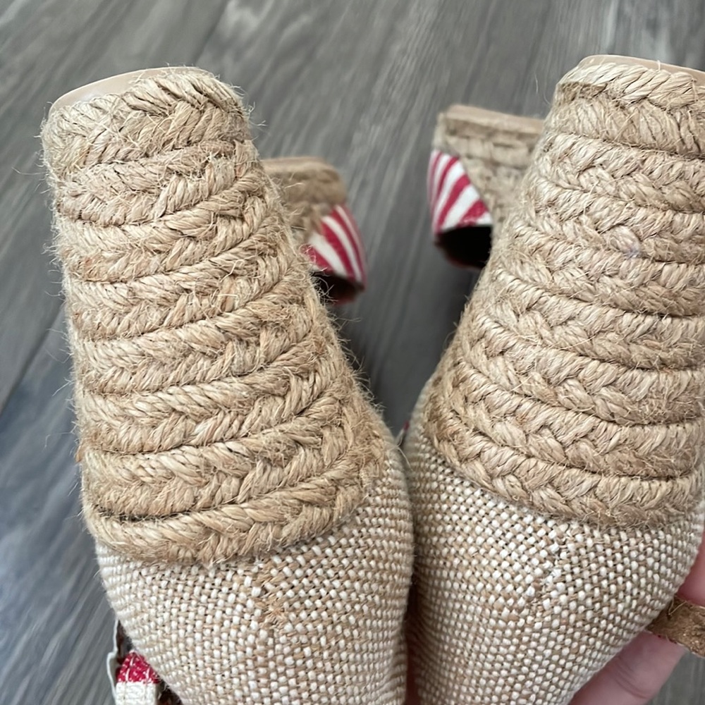 White Mountain ladies red striped wedge heels - Picture 7 of 8